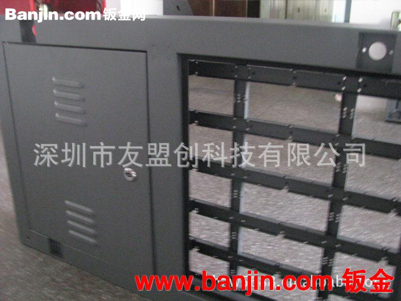LED 前 维护箱体