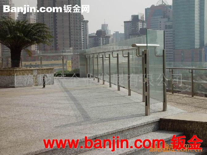 供应不锈钢扶手，防撞扶手，不锈钢楼梯栏杆，不锈钢栏杆加工