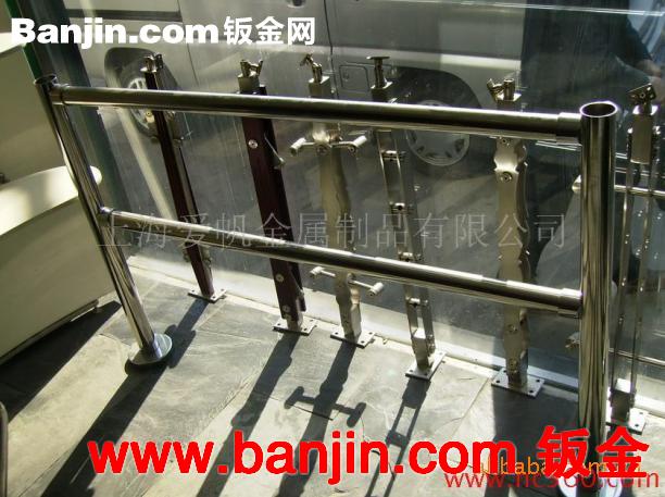 低价供应不锈钢护栏，不锈钢楼梯扶手，阳台栏杆，不锈钢栏杆