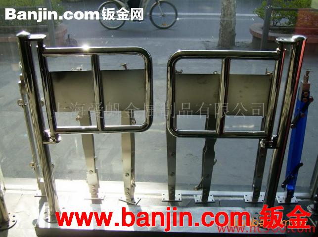 低价供应不锈钢护栏，不锈钢楼梯扶手，阳台栏杆，不锈钢栏杆