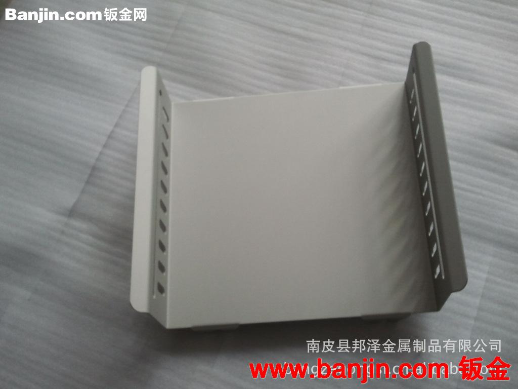 常年供应高品质精密五金冲压件/钣金件以及各种五金配件。