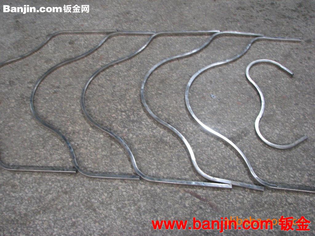 提供高档多弯形游泳池扶手弯管加工