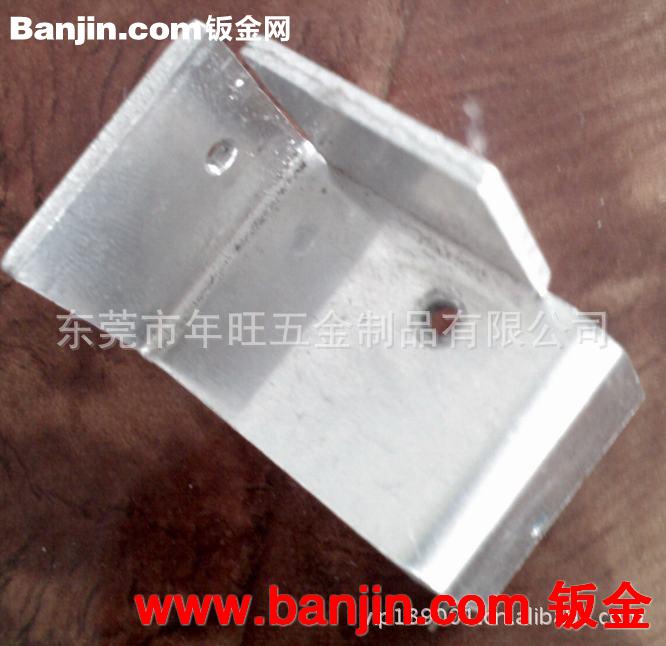 供应暖气片 散热器 铝型材 金属弹片 冲压件 车床件可订做