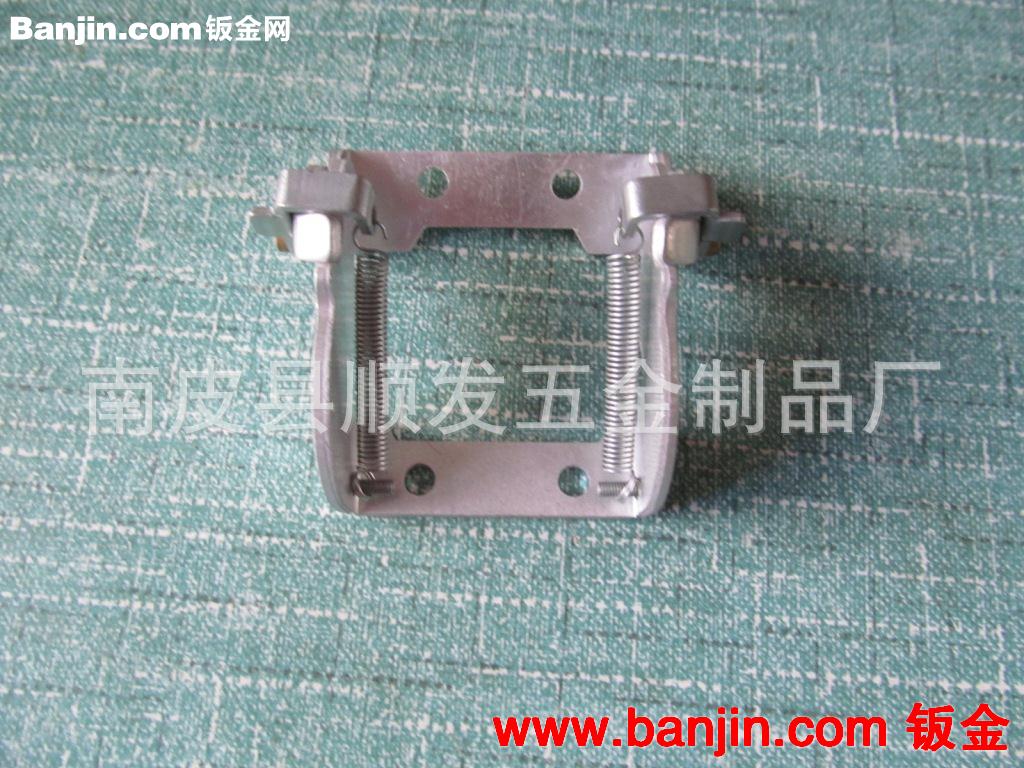 我司常年大量供应各种饰品配件各种五金制品质优价廉欢迎订购