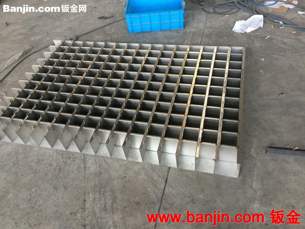 南京江宁工厂专业钣金加工,焊接加工,生产各类非标/标准手机柜