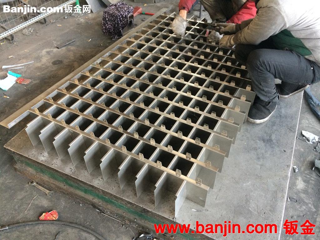 南京江宁工厂专业钣金加工,焊接加工,生产各类非标/标准手机柜