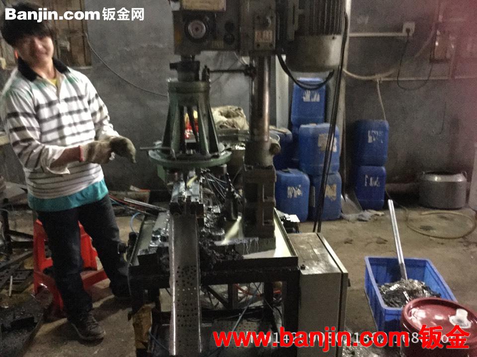 汽车配件冲压，加工