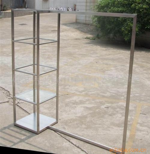 提供不锈钢焊接加工产品、商场不锈钢服装道具