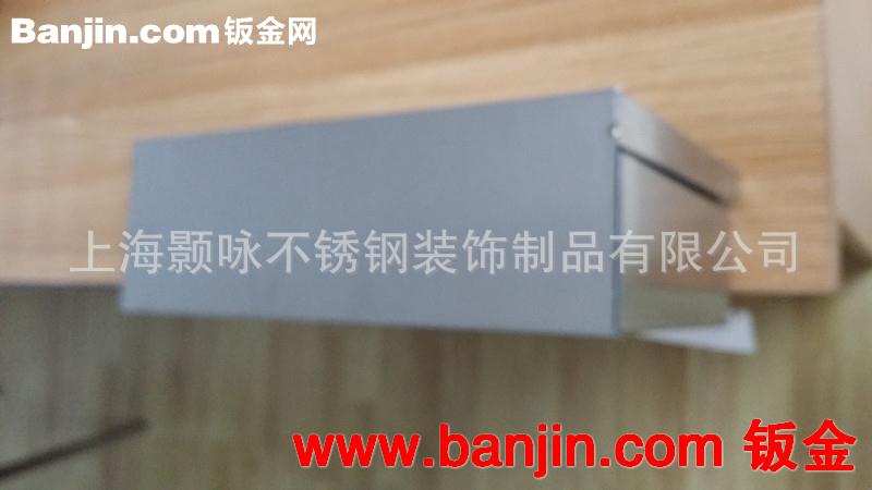 厂价直销明装不锈钢抽纸盒 卫生间玻璃镜子后面暗藏式抽纸盒