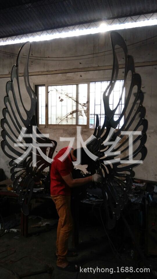 广东最低价定制大型铁艺工艺品 蝴蝶翅膀铁艺工艺品挂件