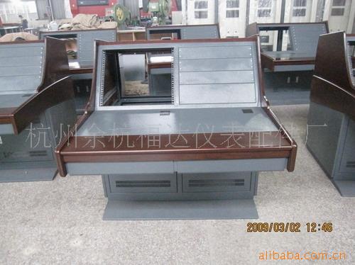 【精工细做】供应监控机房专用操作台 福达豪华型实木操作台