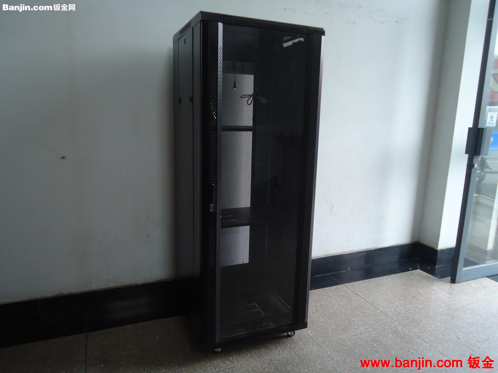 【厂家直销】19英寸标准机柜42U  表面喷塑处理冷轧钢工业机柜