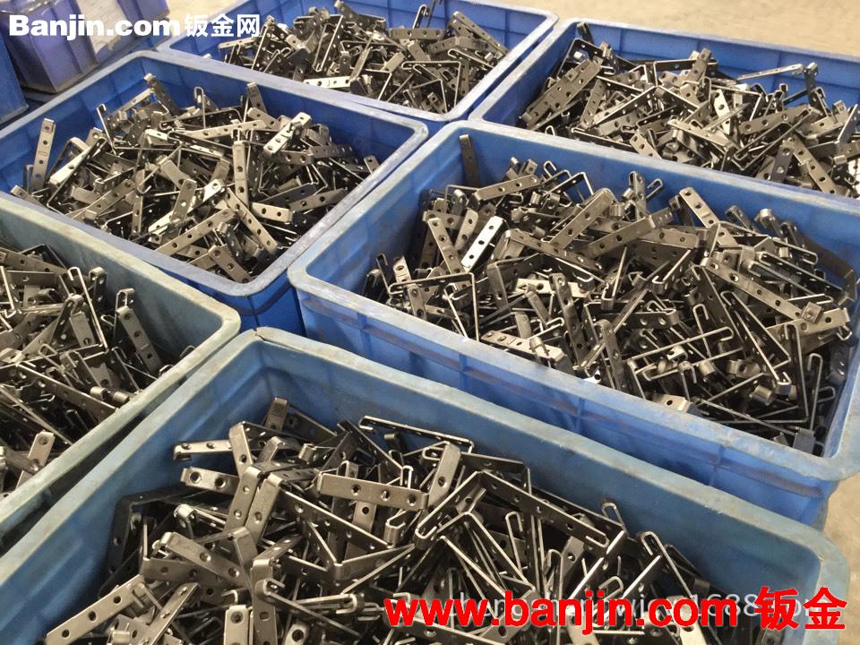 供庆600*600的格栅灯盘，五金冲压，拉伸冲压