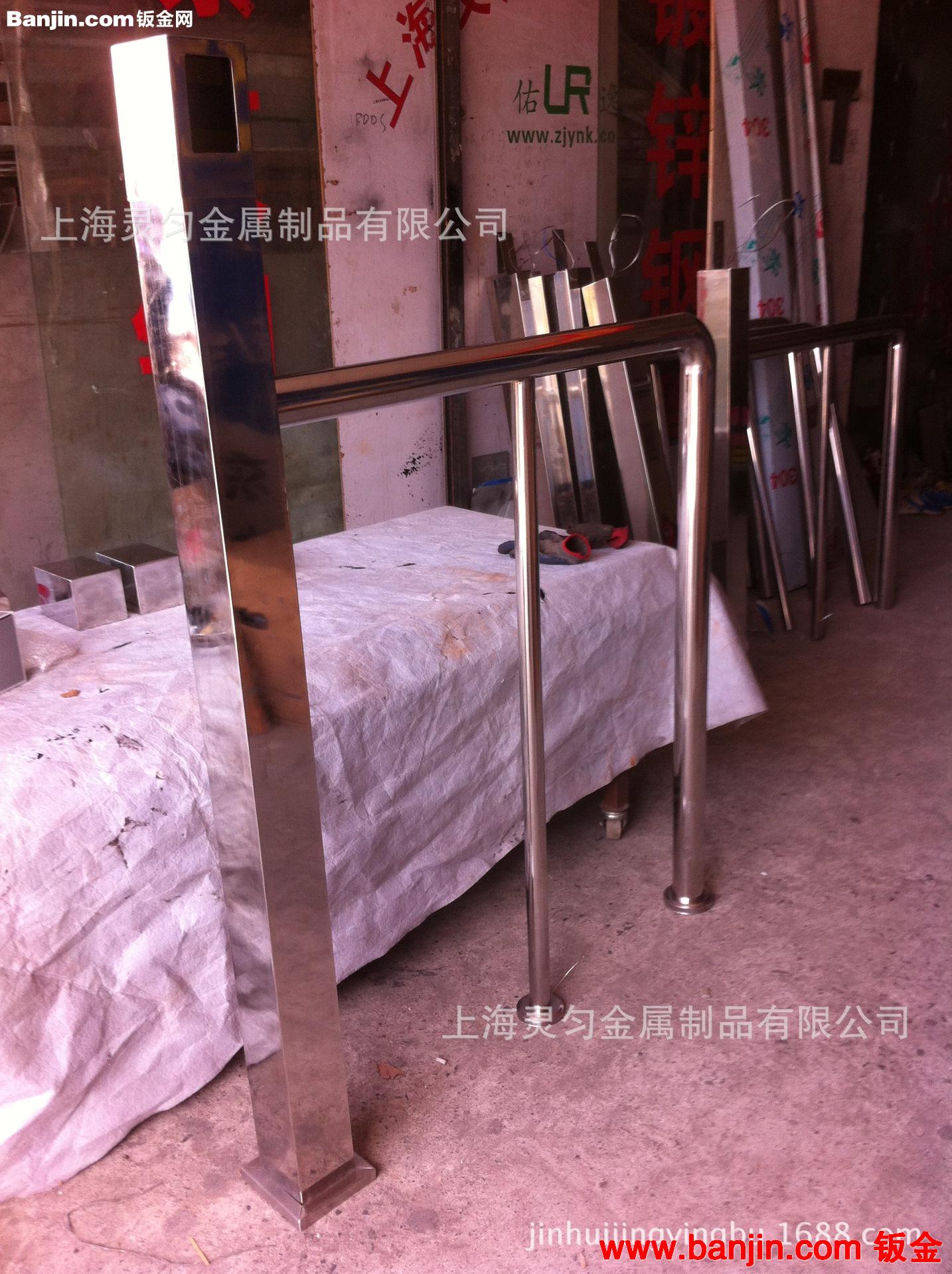 不锈钢刷卡机护栏加工   金属焊接加工  金属表面处理等等