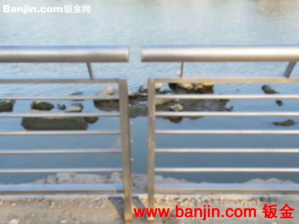 厂家直销不锈钢交通护栏  制作安装 河道防护栏