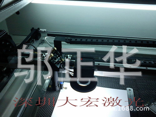 专业供应高精度激光雕刻机 PET激光模切机 冲压激光配件