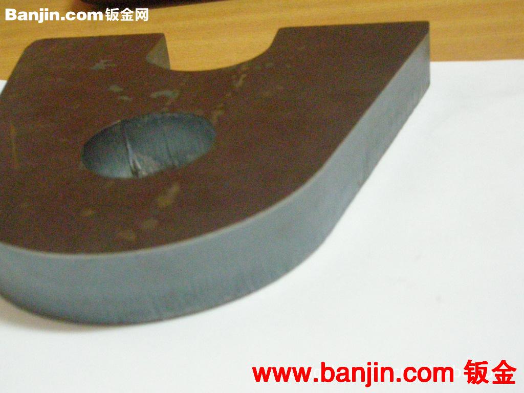 超长加工范围激光切割设备，可加工2米*10米工件，精度高，效率快
