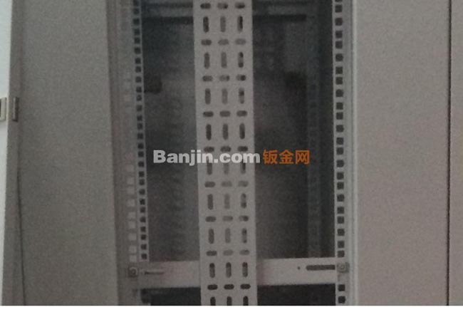 【朗日新】专业厂家提供钣金加工 42U功放机箱批发